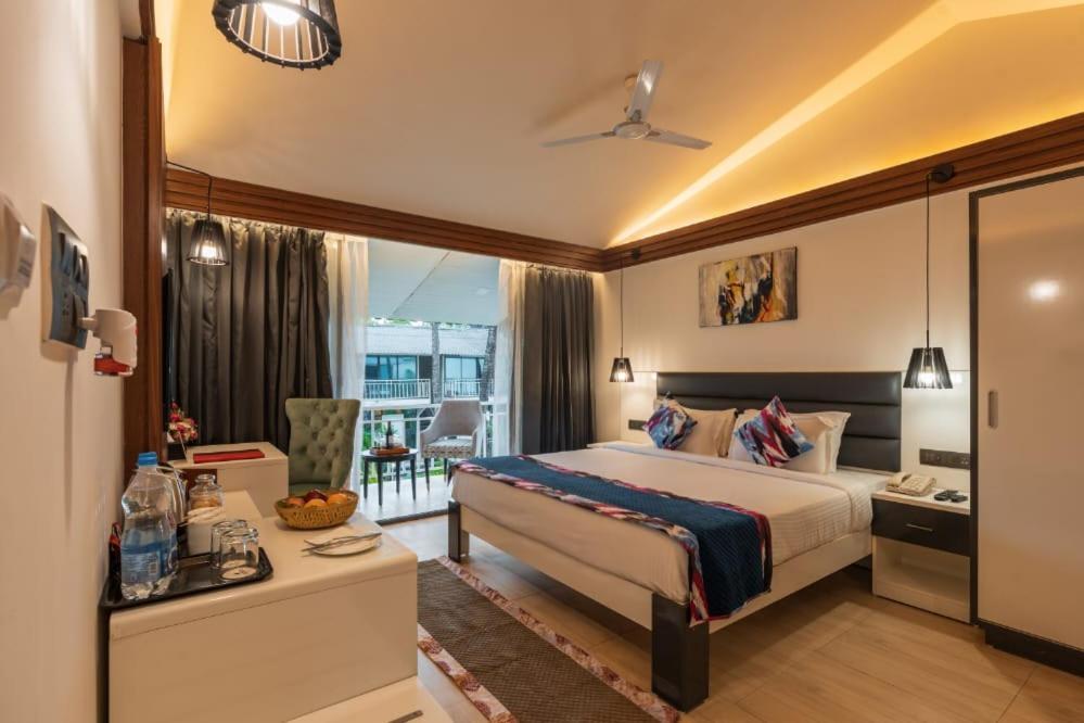Foxoso La Beach Resort & Spa Goa Velha Exterior foto